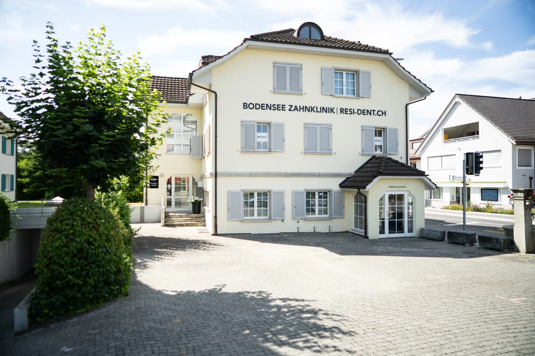 Aussenansicht der Praxis Ermatingen an der Hauptstrasse