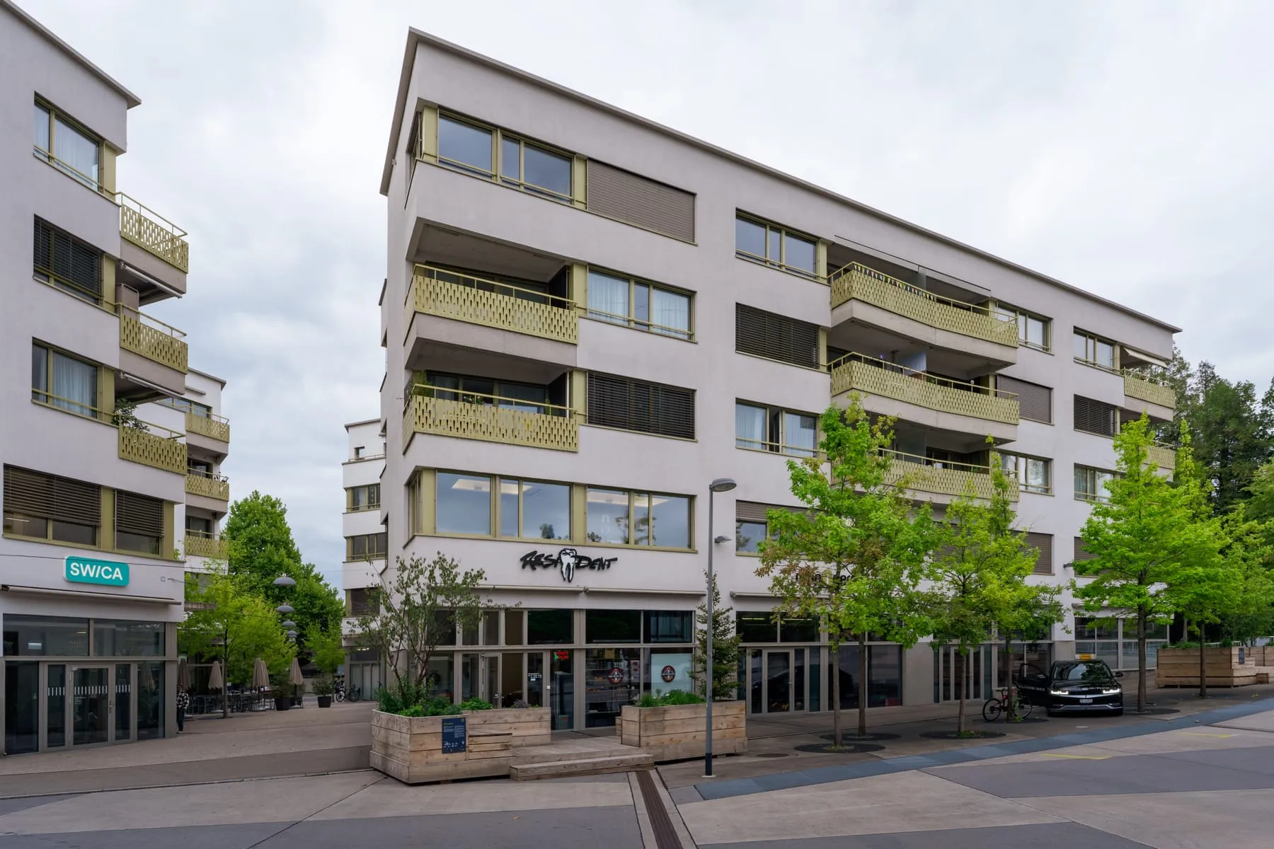 Das Gebäude der Praxis Rapperswil-Jona mit dem Resident-Schriftzug im Erdgeschoss